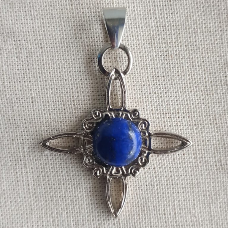 Dije nudo de bruja con piedra rolada