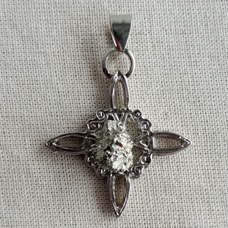 Dije nudo de bruja con piedra en bruto